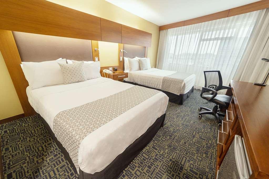 Tryp Guayaquil Hotel Room photo